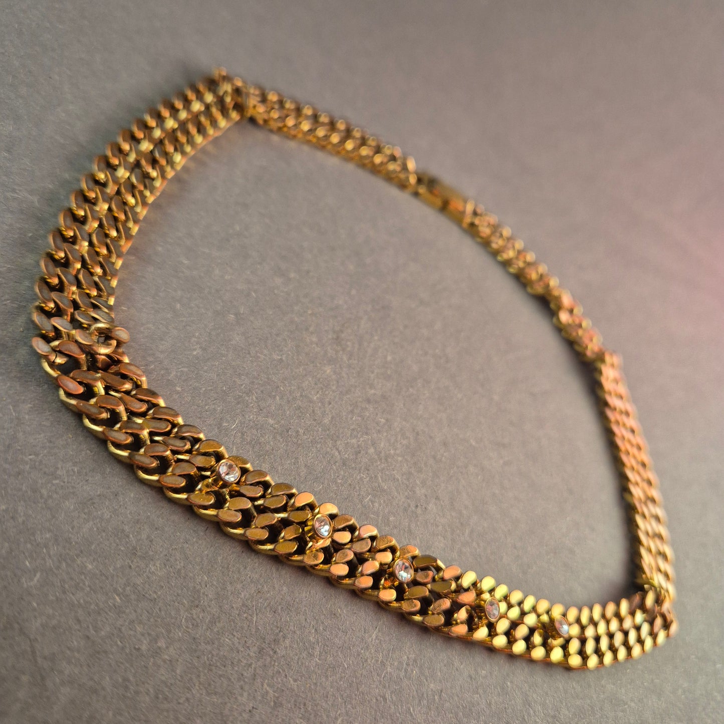 Armband mit Zirkonia-Steinen Eleganz für jedes Handgelenk