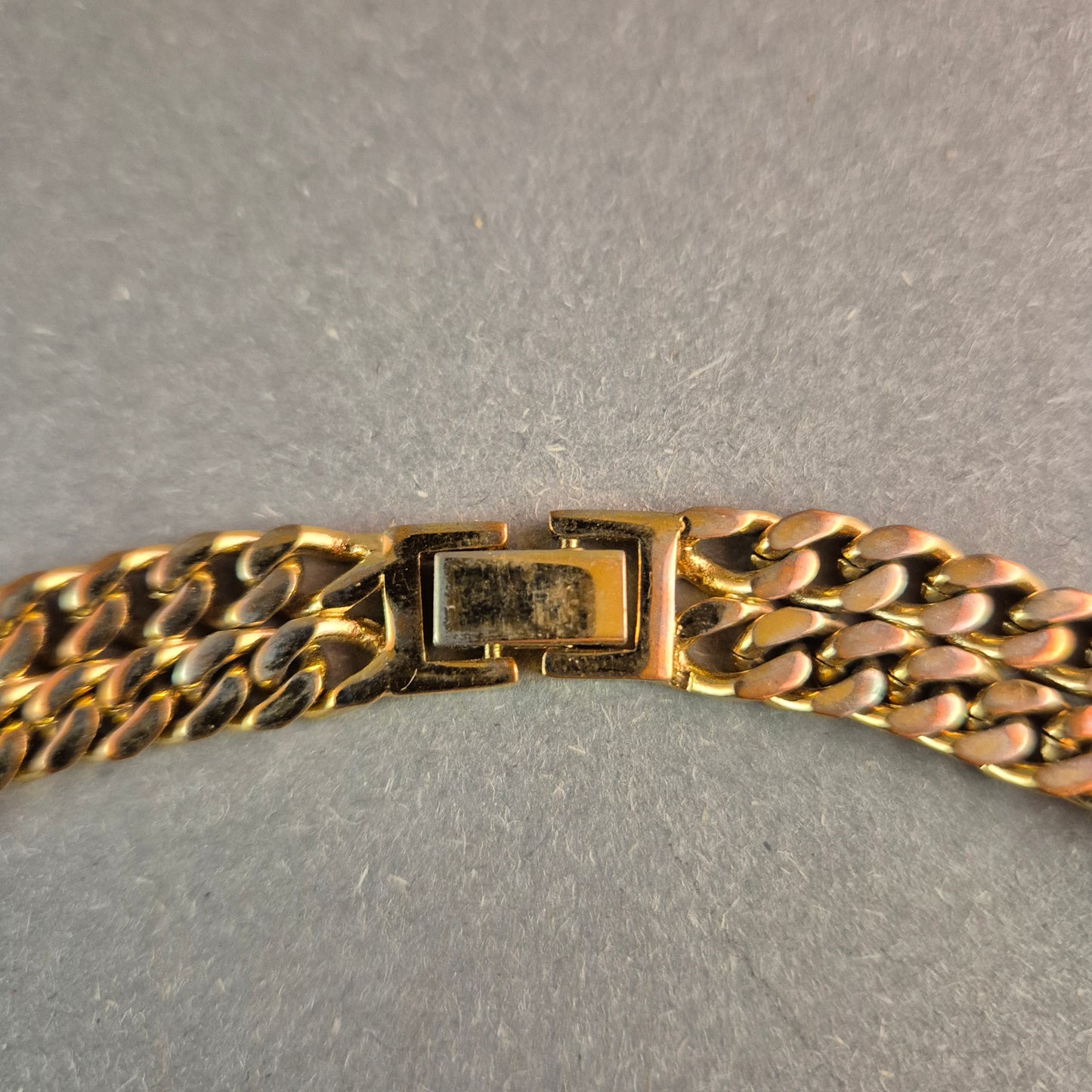 Armband mit Zirkonia-Steinen Eleganz für jedes Handgelenk