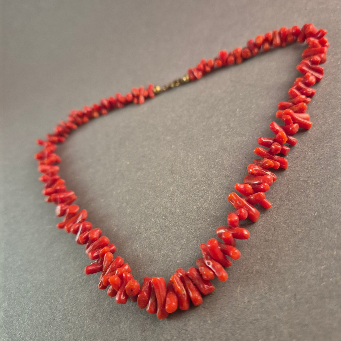 Echte rote Korallenkette – Klassischer Naturschmuck
