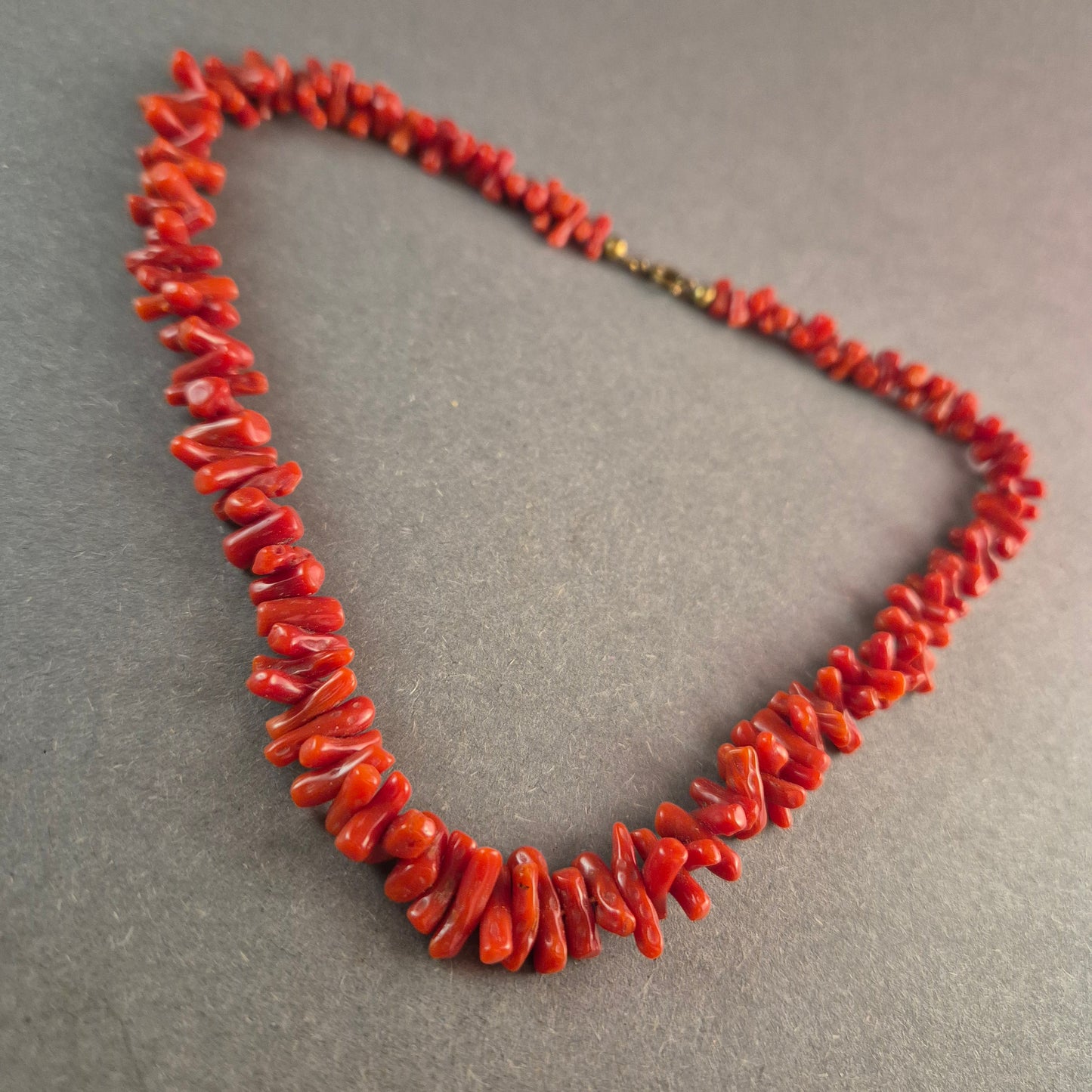 Echte rote Korallenkette – Klassischer Naturschmuck