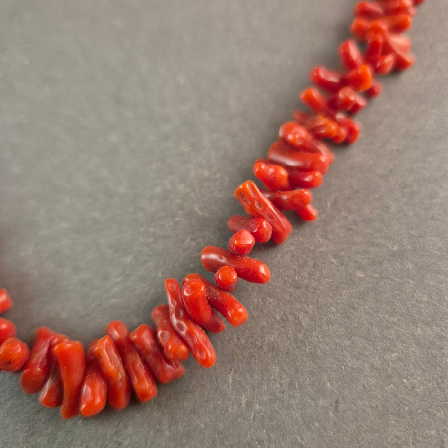 Echte rote Korallenkette – Klassischer Naturschmuck