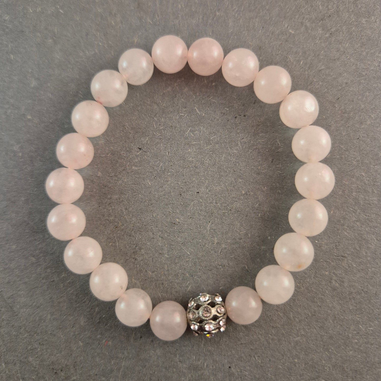Elegantes Rosenquarz-Armband mit Strass-Element – Sanfte Schönheit