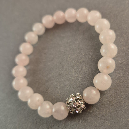 Elegantes Rosenquarz-Armband mit Strass-Element – Sanfte Schönheit