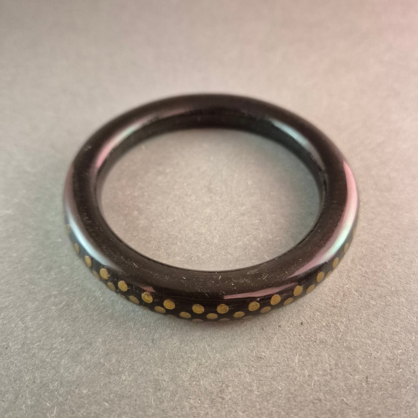 Armreif mit goldenen Akzenten Klassischer Stil für jeden Anlass