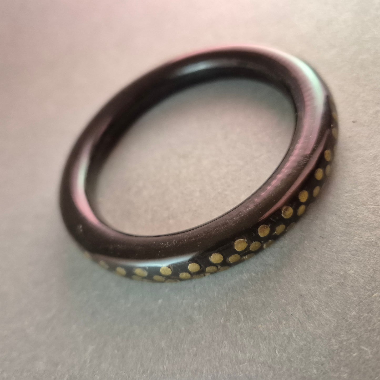 Armreif mit goldenen Akzenten Klassischer Stil für jeden Anlass