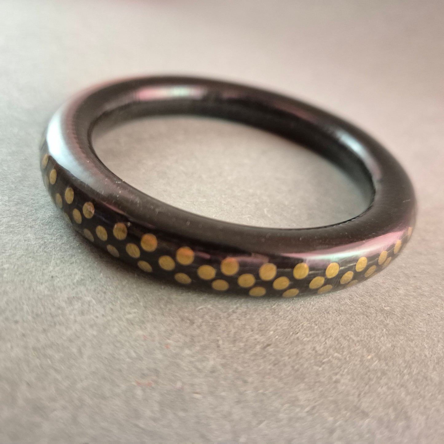 Armreif mit goldenen Akzenten Klassischer Stil für jeden Anlass