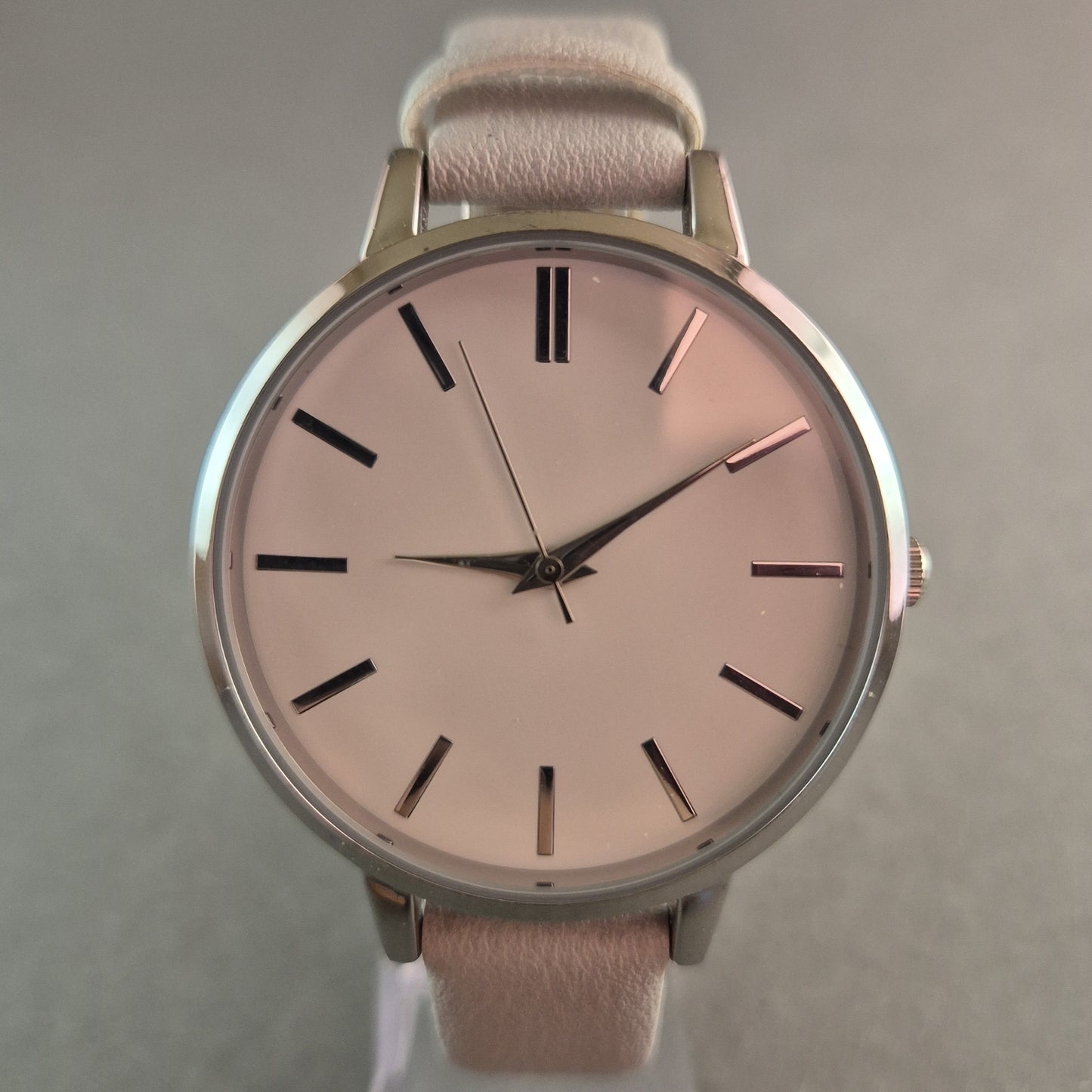 Stilvolle Bijou Brigitte Damenarmbanduhr – Zeitloses Design in Weiß