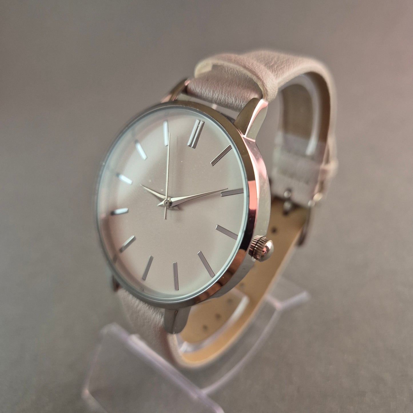 Stilvolle Bijou Brigitte Damenarmbanduhr – Zeitloses Design in Weiß