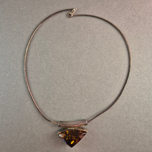 Elegante Vintage-Bernstein-Halskette mit Silberanhänger – Zeitlose Schönheit