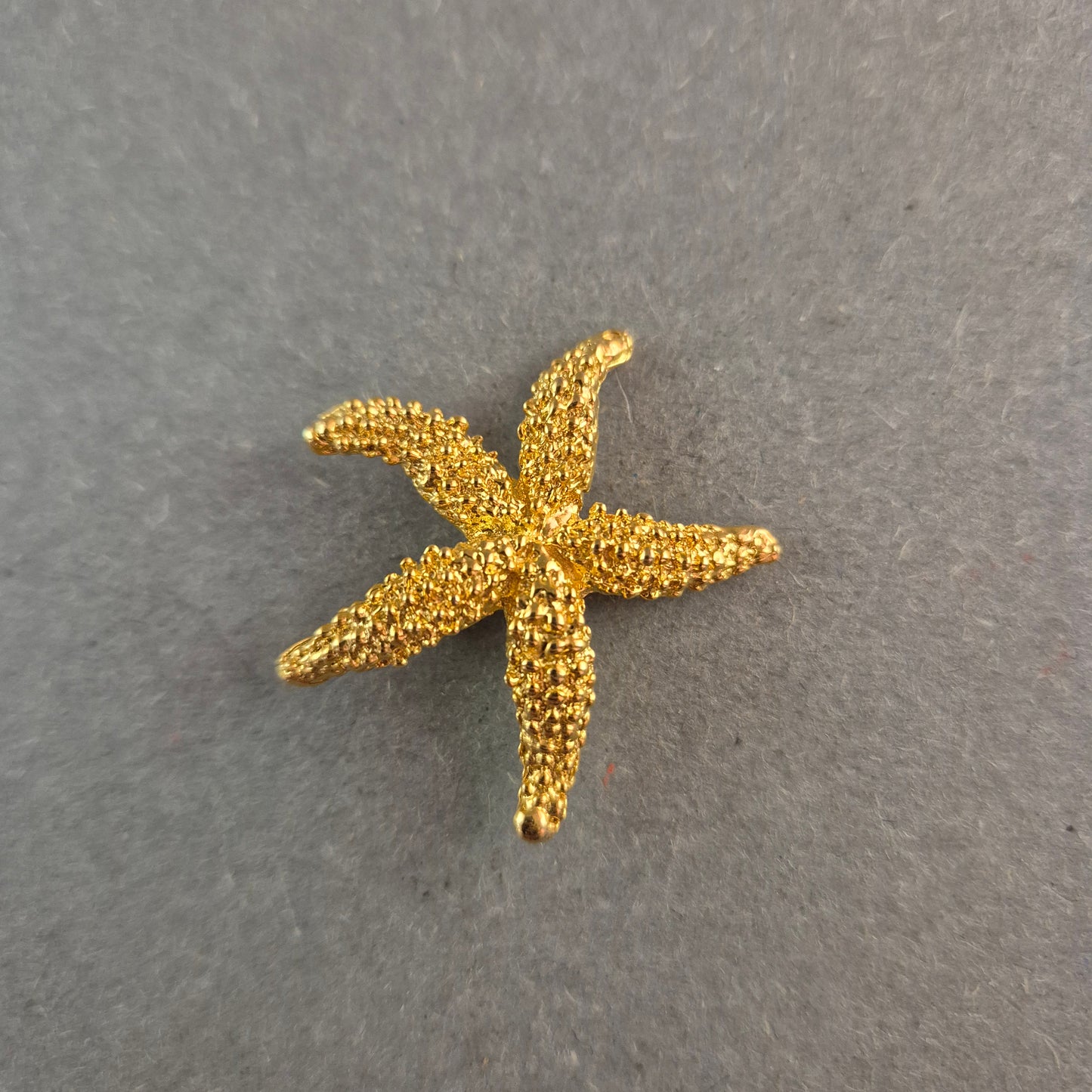 Goldene Seestern-Brosche – Maritimer Vintage-Chic