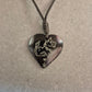 Handgefertigte Herz-Halskette mit Gravur – Rustikaler Charme