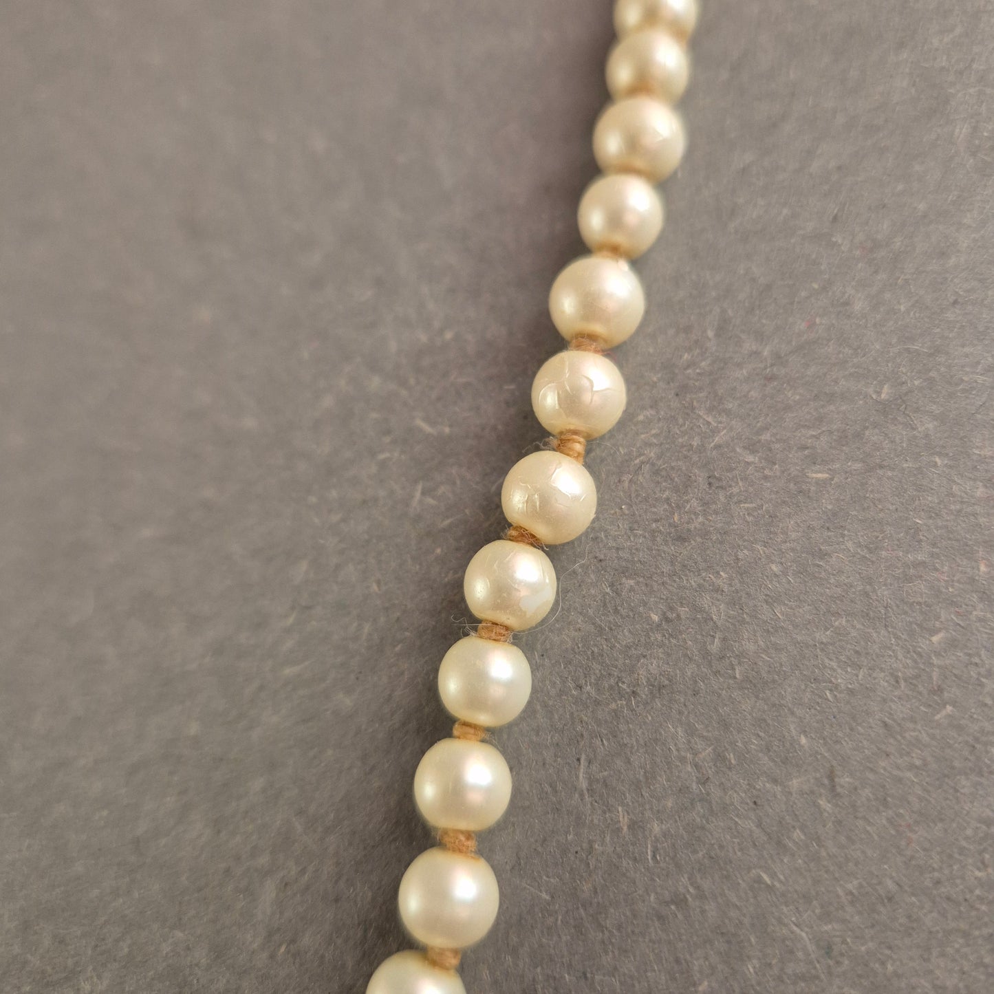 Klassische Perlenkette – Elegante Vintage-Ästhetik