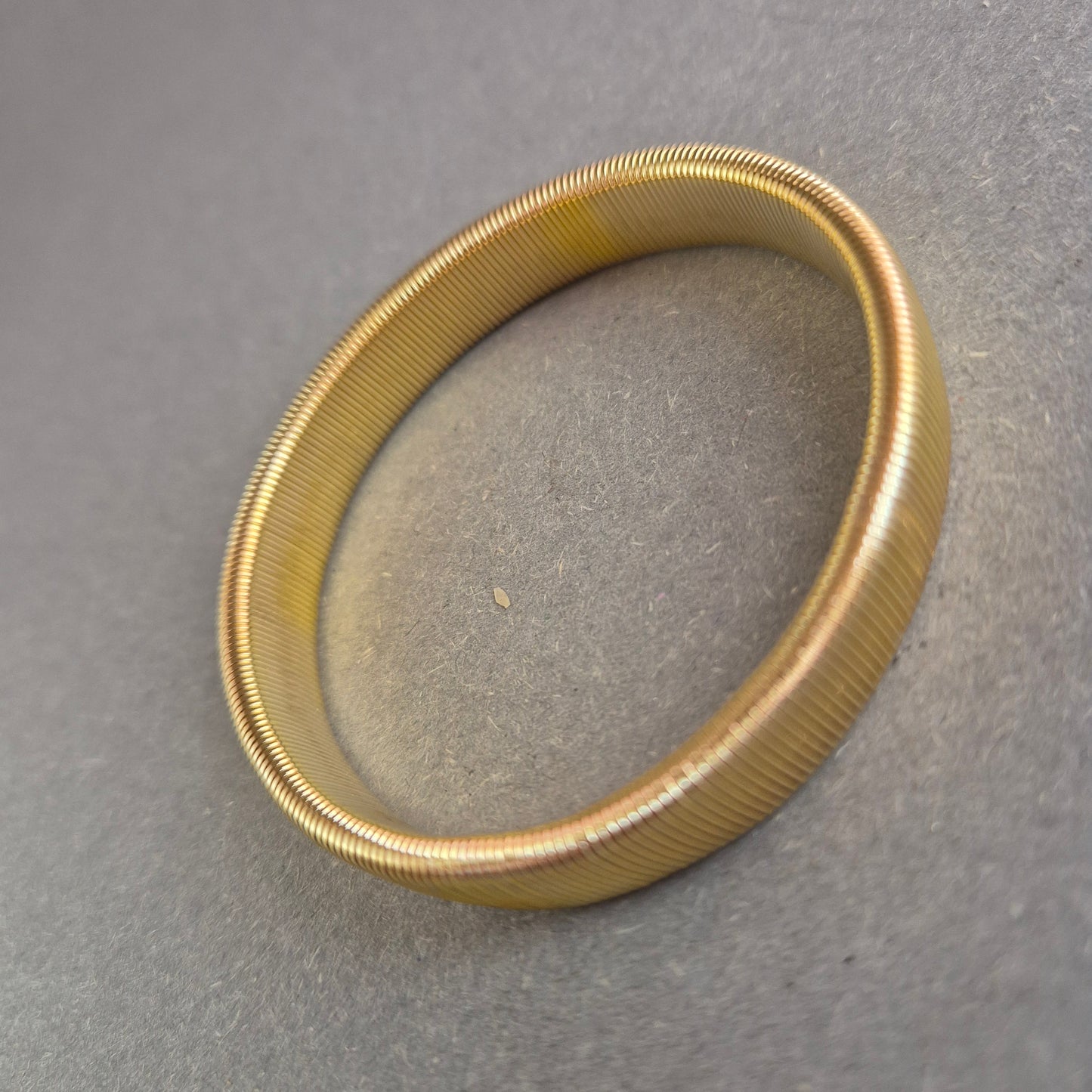 Uhren-Lünette in Goldoptik Präzise Verarbeitung für klassische Armbanduhren