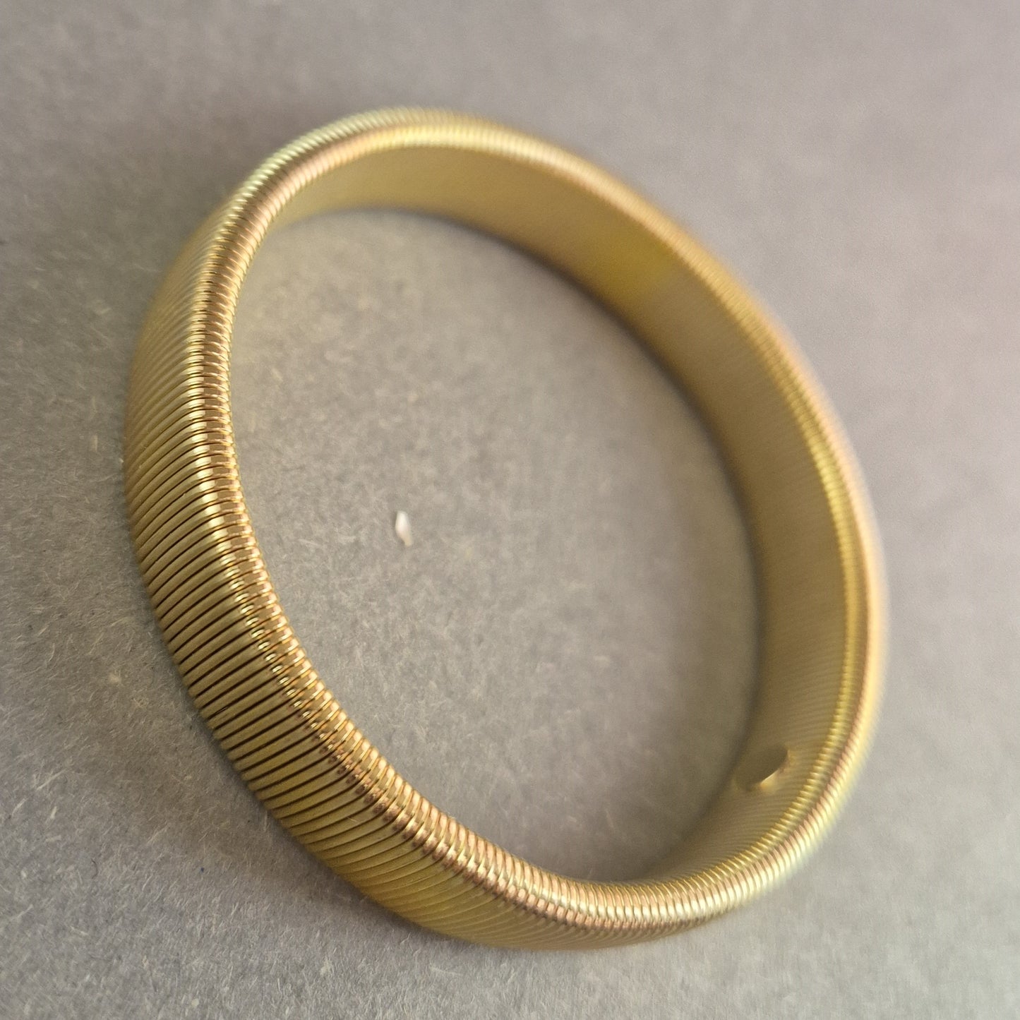 Uhren-Lünette in Goldoptik Präzise Verarbeitung für klassische Armbanduhren