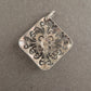 Antiker Silberanhänger mit filigranem Muster Vintage Schmuck