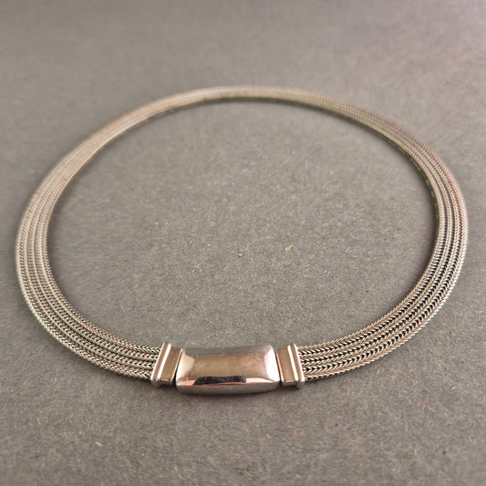 Silber-Halskette mit geflochtenem Design Zeitlose Schönheit für jeden Anlass