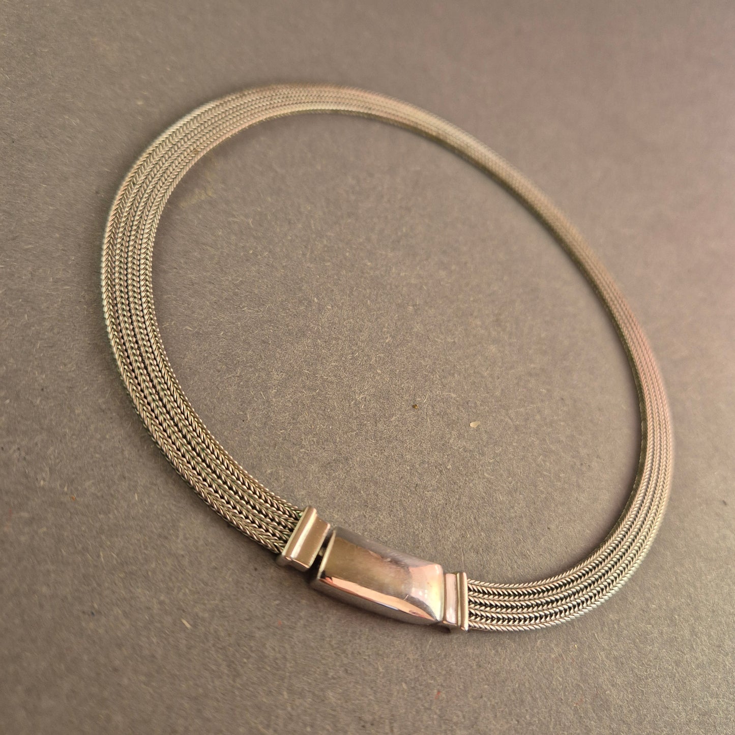 Silber-Halskette mit geflochtenem Design Zeitlose Schönheit für jeden Anlass