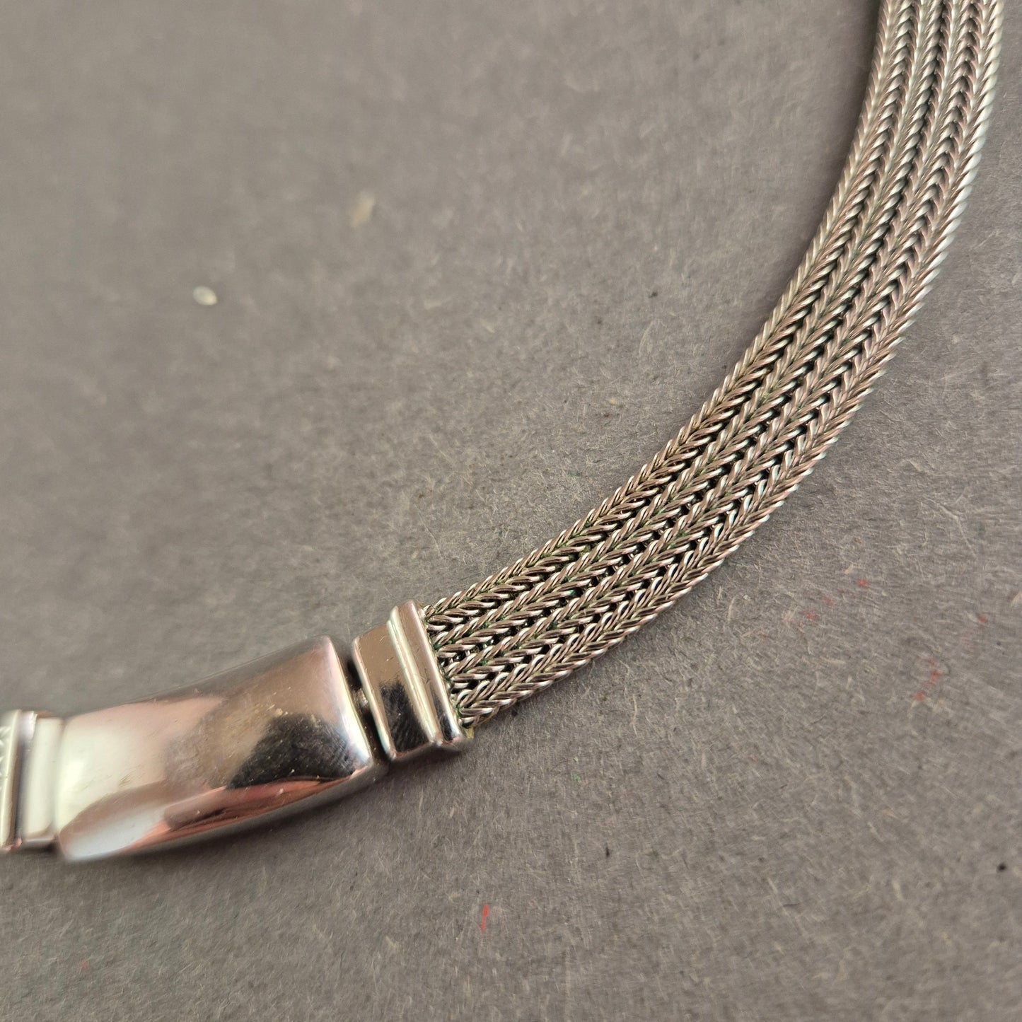 Silber-Halskette mit geflochtenem Design Zeitlose Schönheit für jeden Anlass