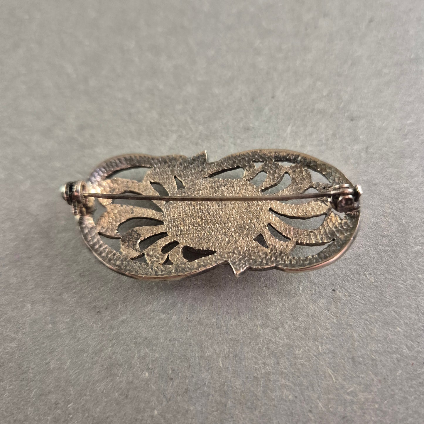 Antike Silberbrosche mit Onyx – Elegantes Jugendstil-Design