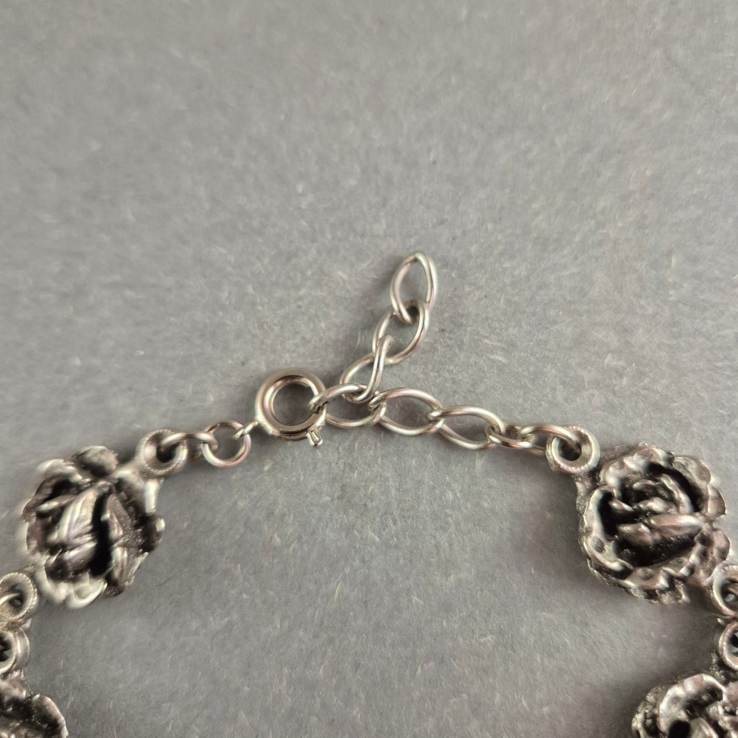 Vintage Silber-Armband mit Rosen – Romantisches Design im Antik-Look