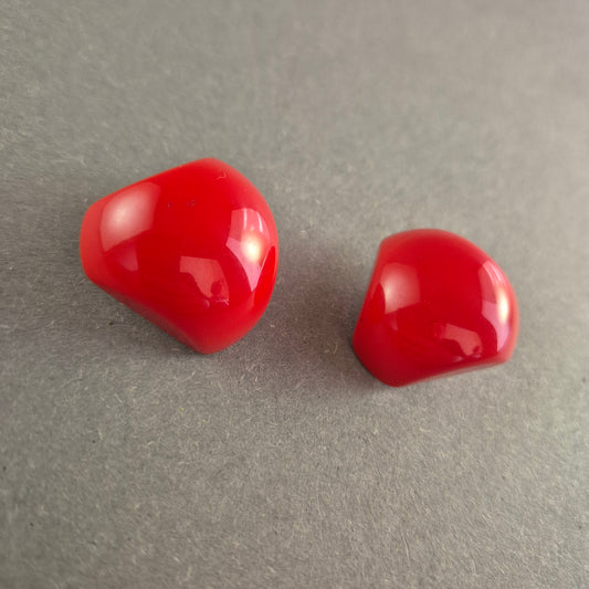 Vintage Ohrclips in Rot – Stilvolle Retro-Ästhetik für einen einzigartigen Look