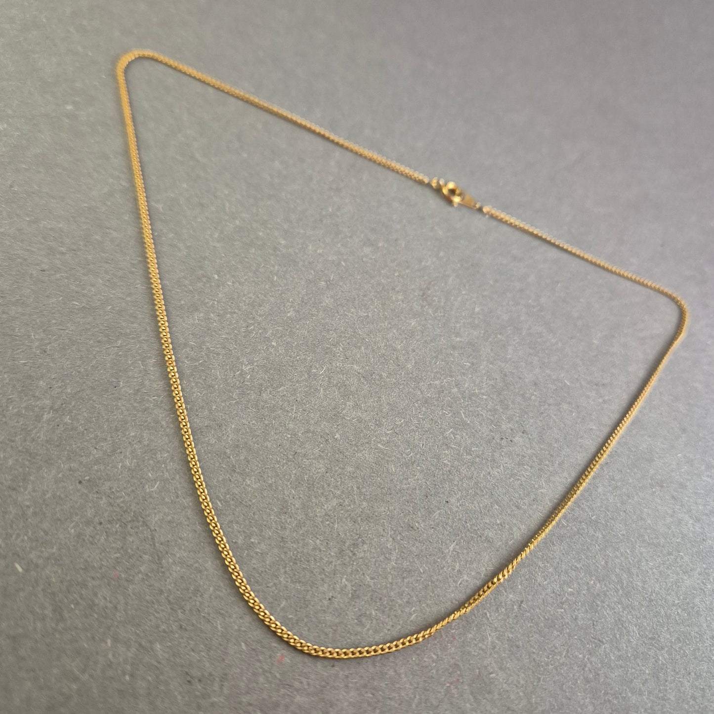 Feine goldfarbene Halskette – Klassisches Design für jeden Anlass