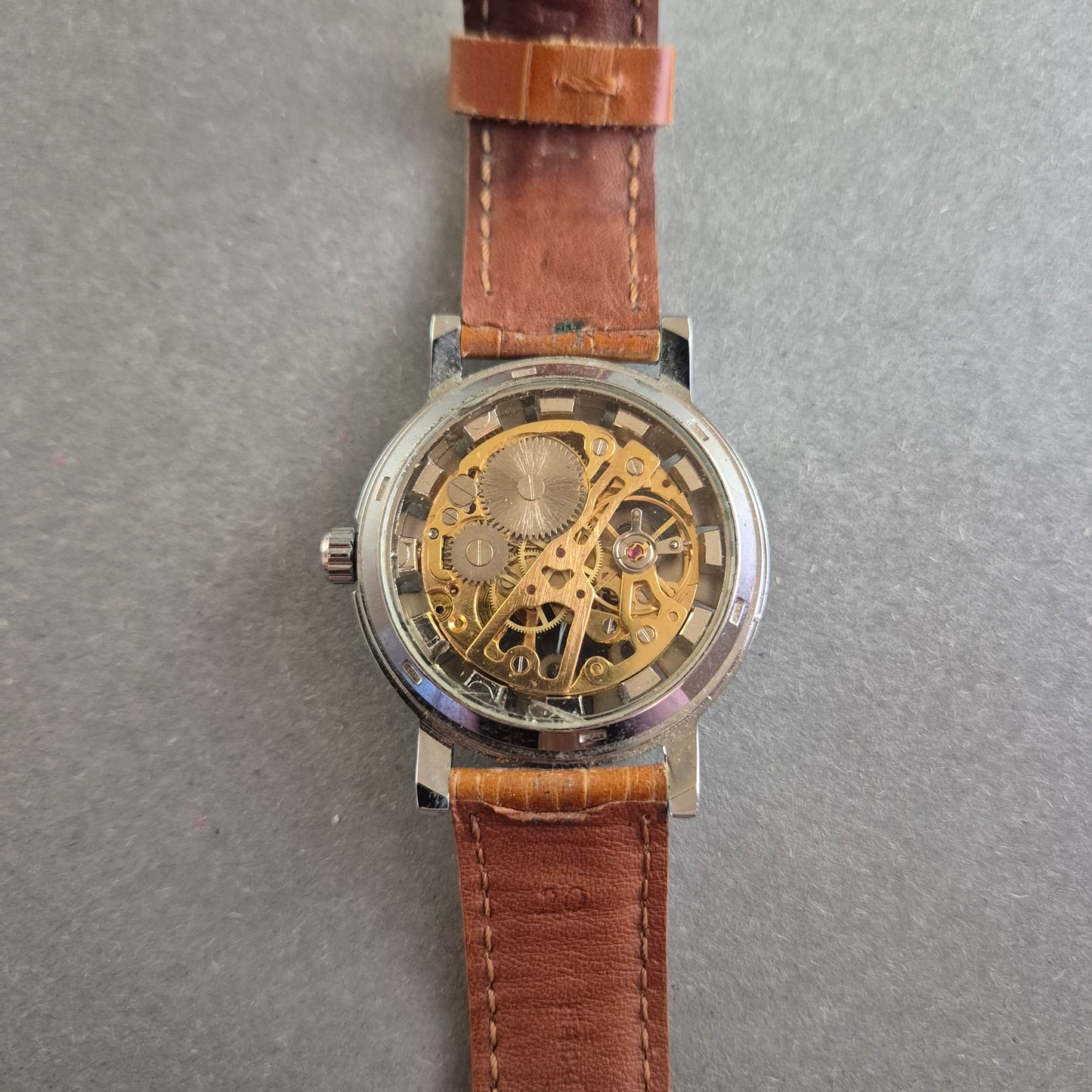 Skelettierte Herrenarmbanduhr – Mechanisches Uhrwerk mit Vintage-Lederarmband