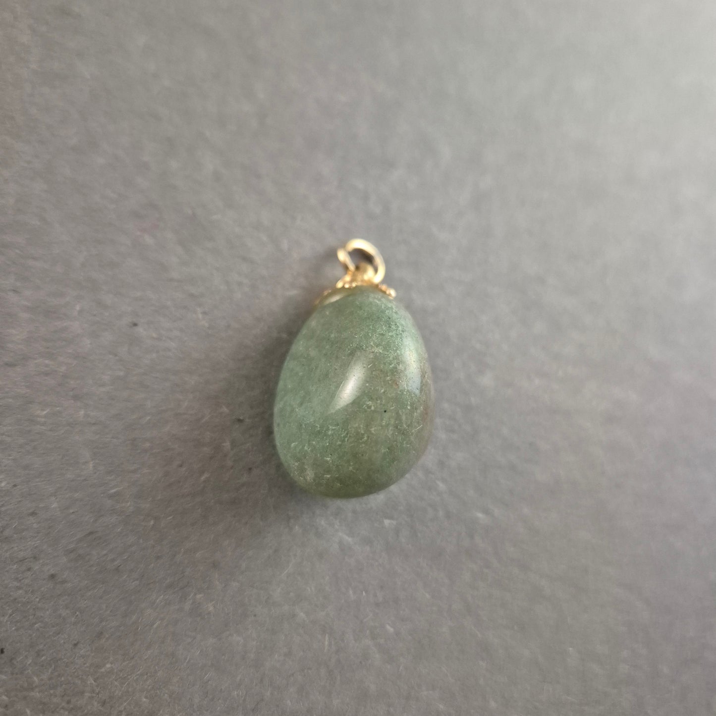 Vintage Aventurin-Anhänger – Natürliche Schönheit mit Goldfassung