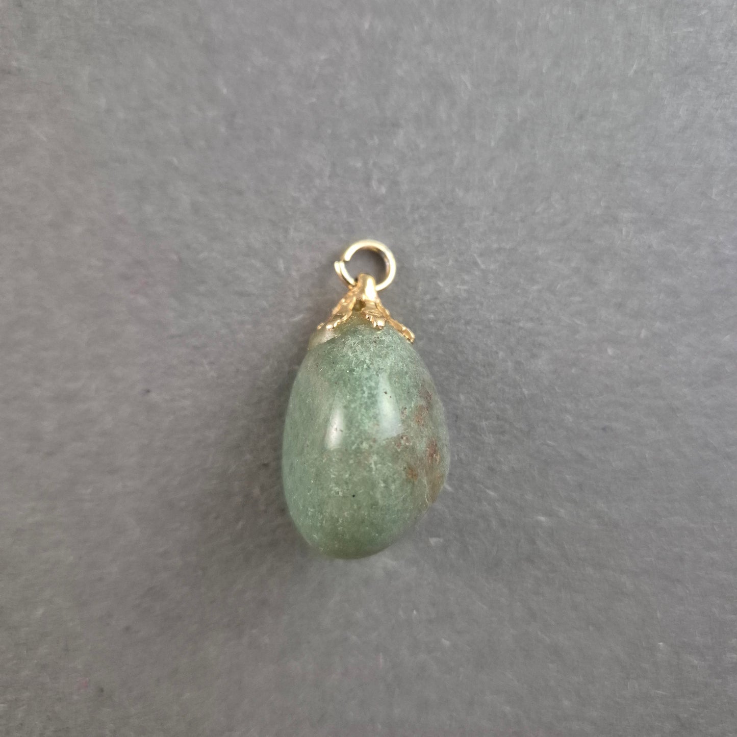 Vintage Aventurin-Anhänger – Natürliche Schönheit mit Goldfassung