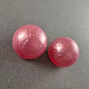 Vintage Clip-Ohrringe in schimmerndem Rosa – Stilvolle Retro-Eleganz