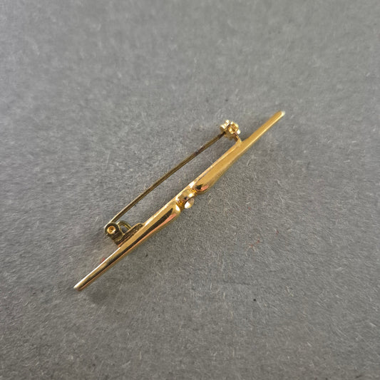 Elegante vergoldete Brosche – Klassisches Design für stilvolle Akzente