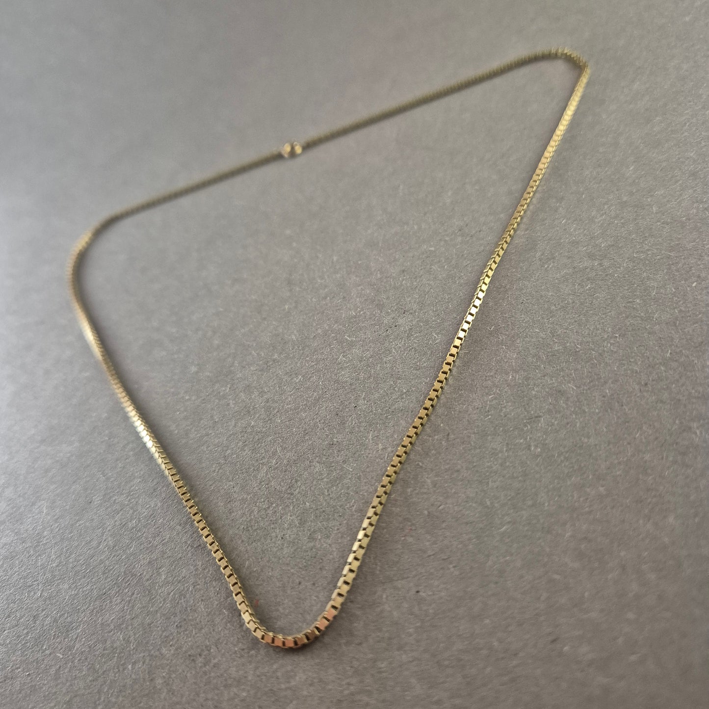 Vergoldete Schlangenkette – Klassische Eleganz für jeden Anlass