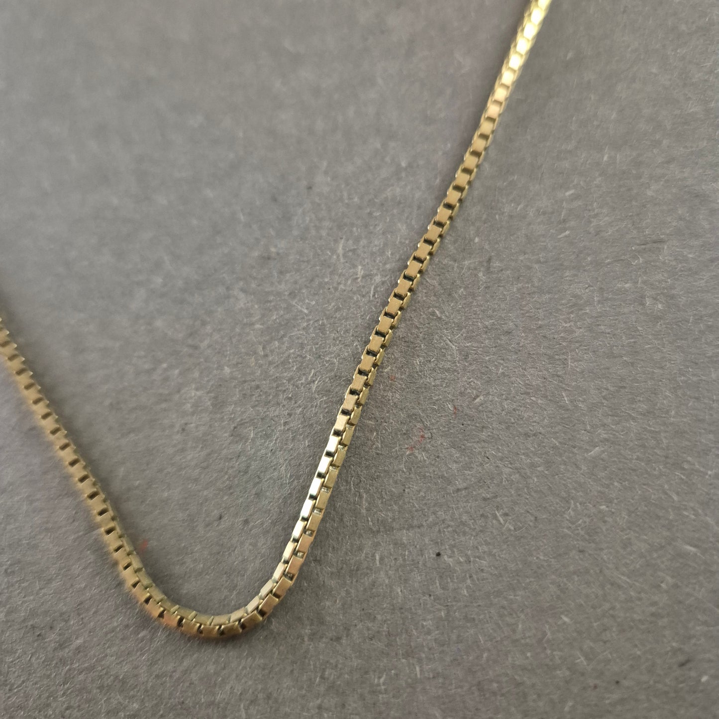 Vergoldete Schlangenkette – Klassische Eleganz für jeden Anlass