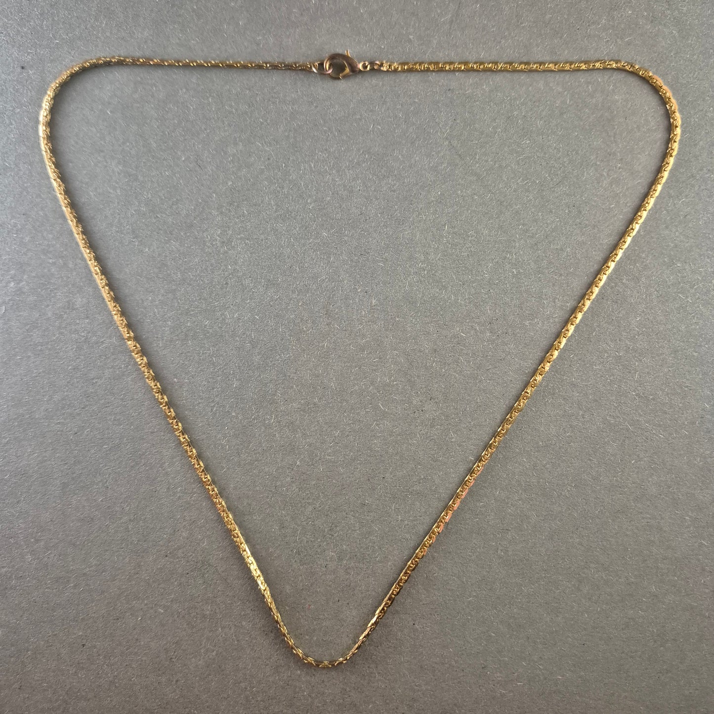 Vergoldete Panzerkette – Elegantes und zeitloses Design