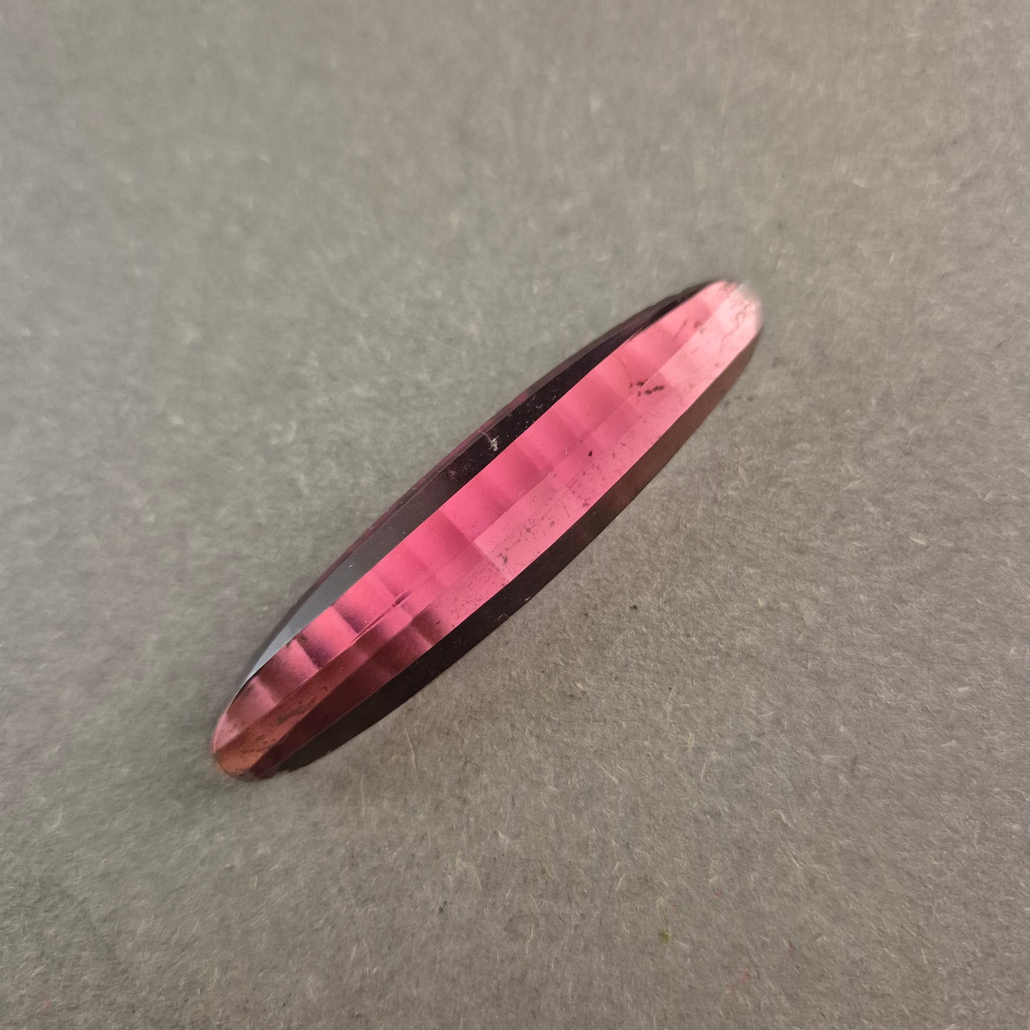 Vintage Brosche aus facettiertem Acrylglas