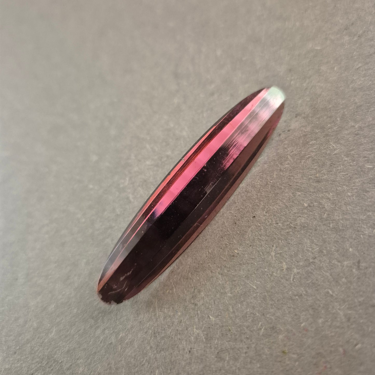 Vintage Brosche aus facettiertem Acrylglas