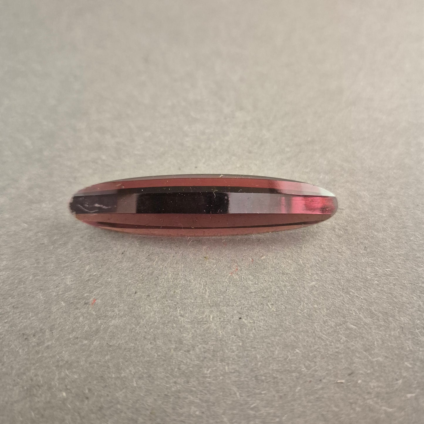 Vintage Brosche aus facettiertem Acrylglas