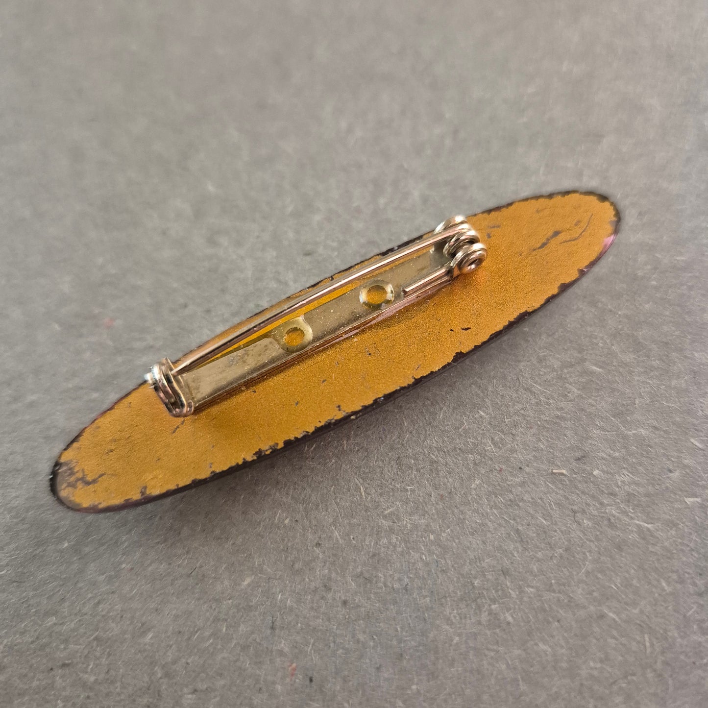 Vintage Brosche aus facettiertem Acrylglas