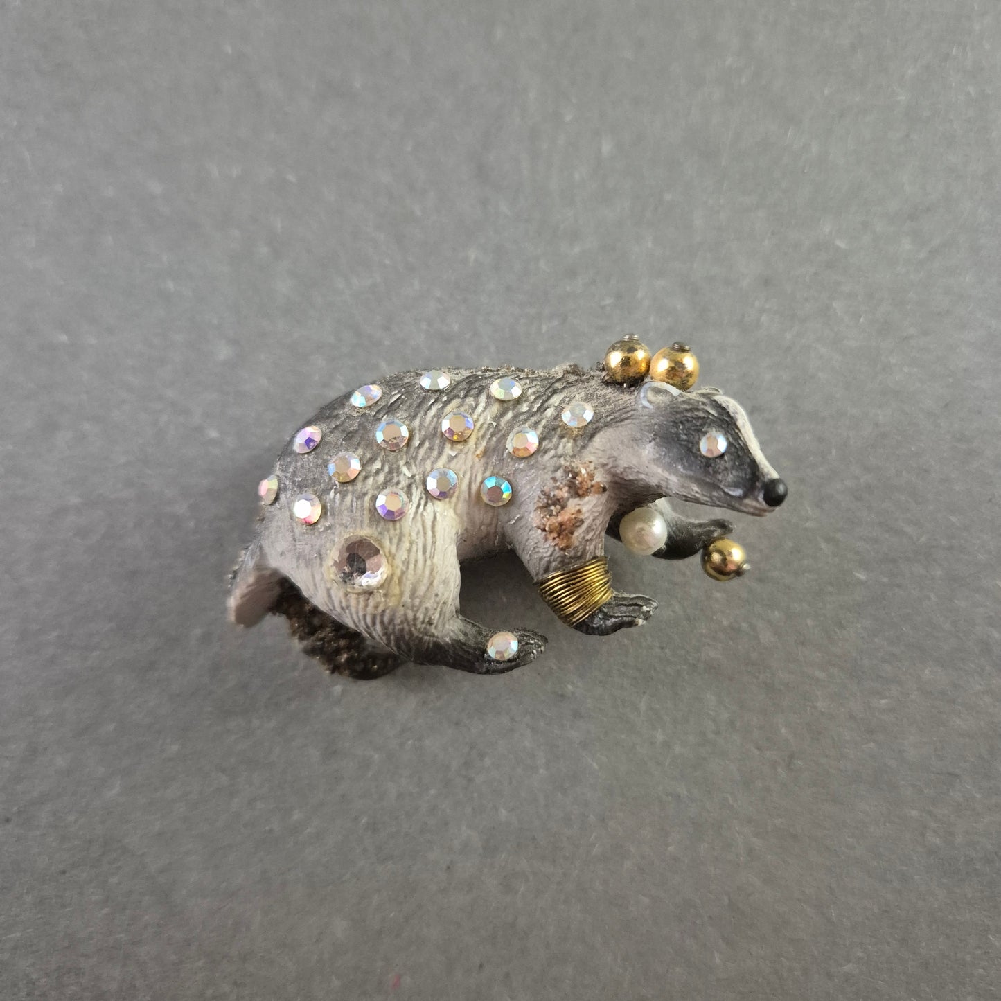 Tier-Brosche mit Strasssteinen Funkelnder Blickfang im Fantasy-Stil