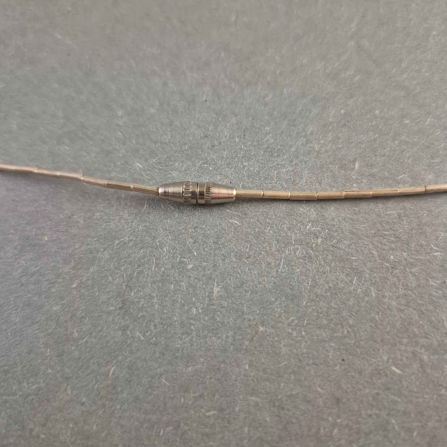 Halskette mit türkisfarbenen Akzenten Schlichte Eleganz für jeden Tag