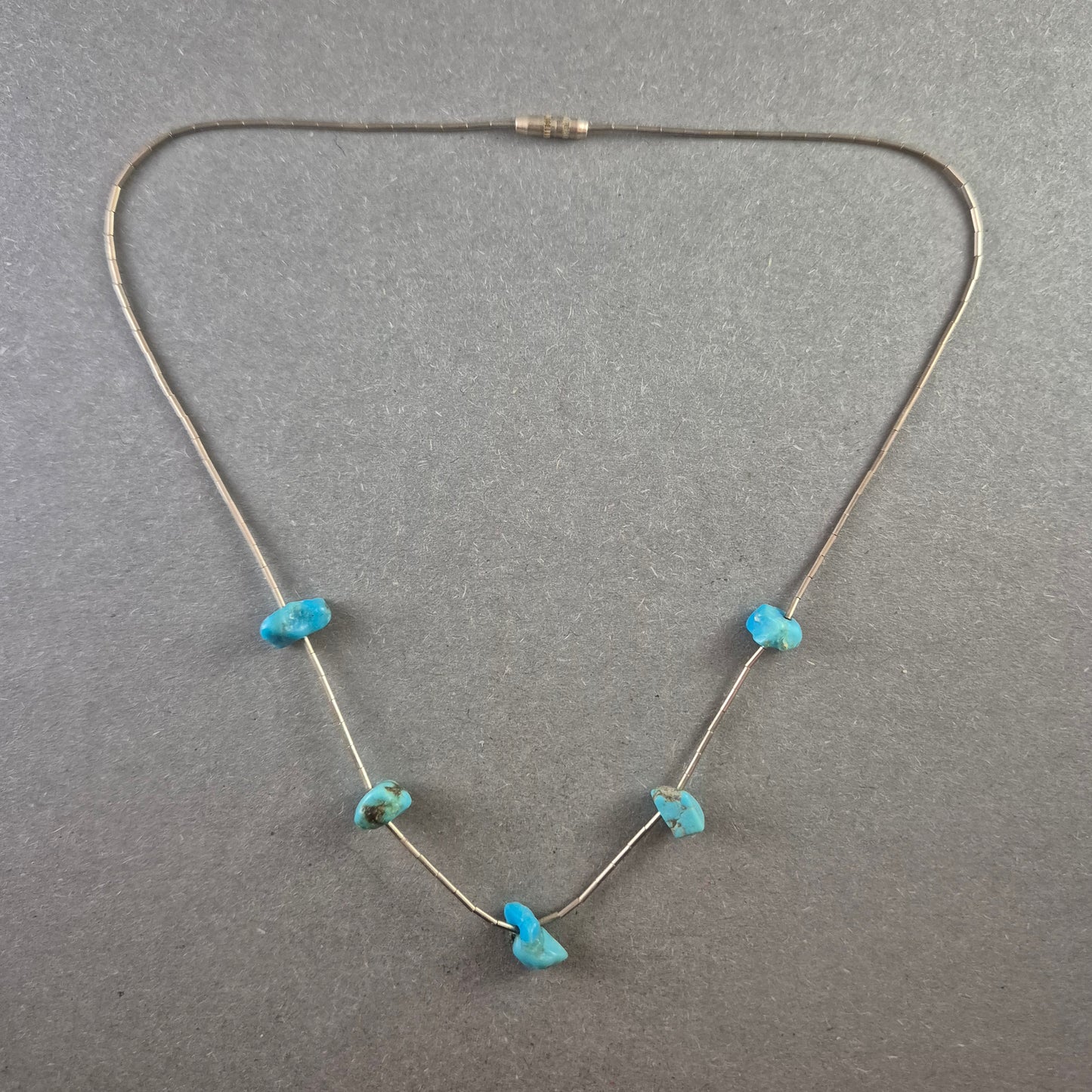 Vintage-Halskette mit echten Türkissteinchen – Boho-Chic mit natürlicher Eleganz