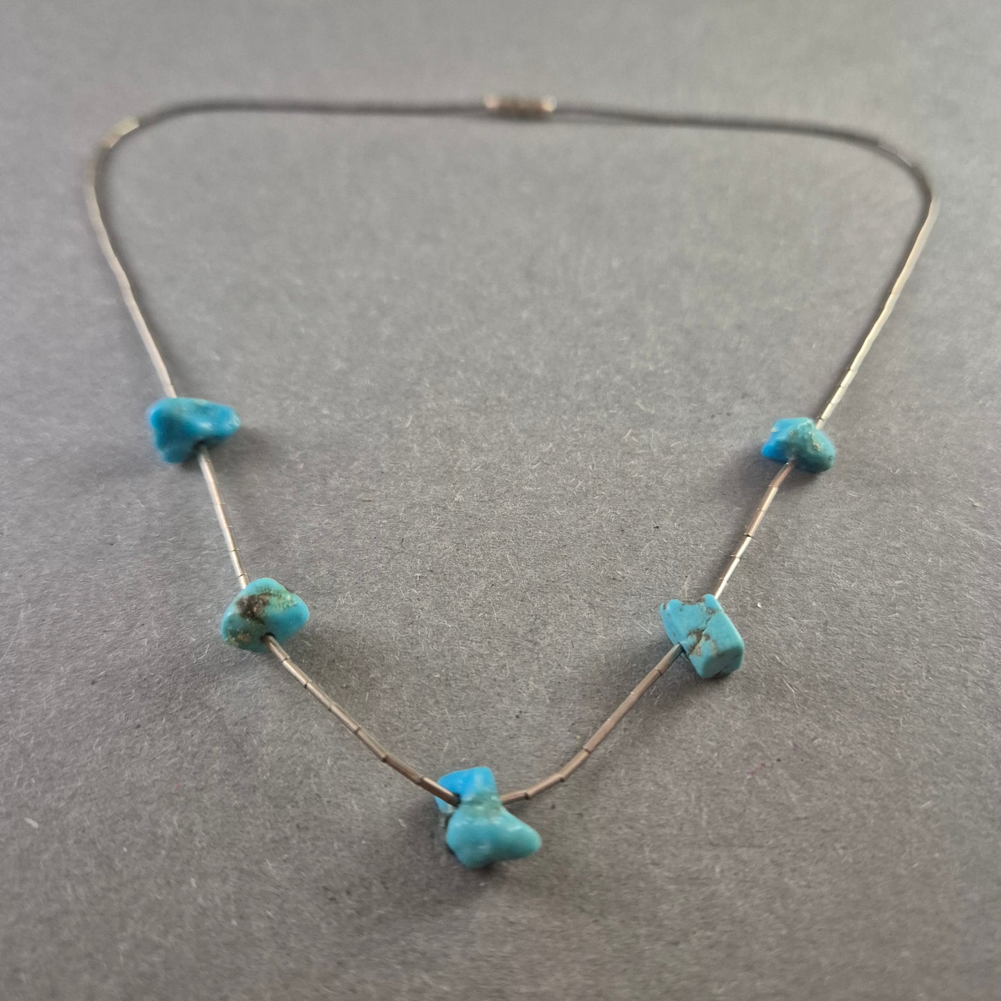 Vintage-Halskette mit echten Türkissteinchen – Boho-Chic mit natürlicher Eleganz