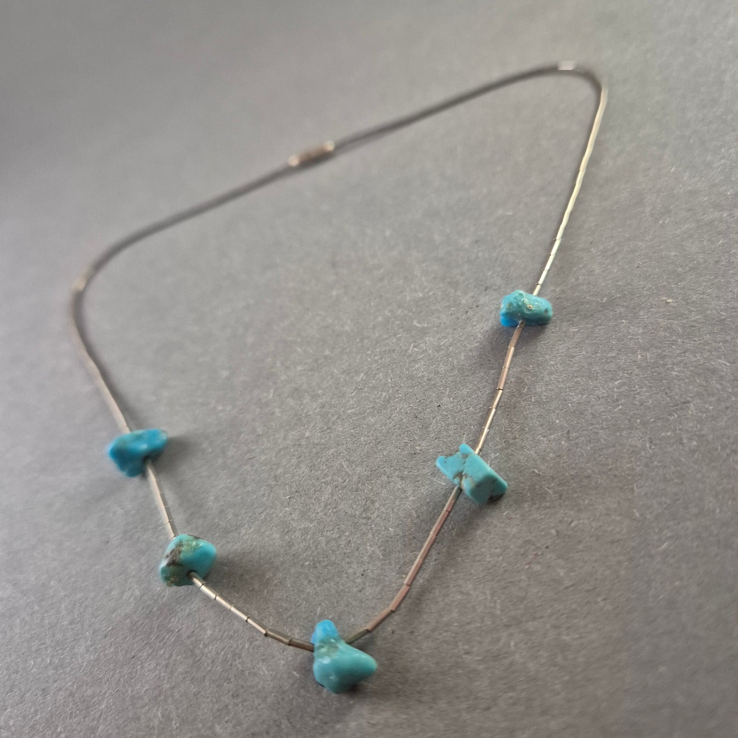 Vintage-Halskette mit echten Türkissteinchen – Boho-Chic mit natürlicher Eleganz