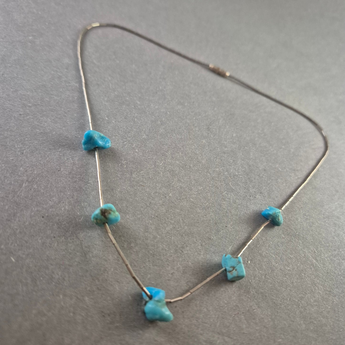 Vintage-Halskette mit echten Türkissteinchen – Boho-Chic mit natürlicher Eleganz