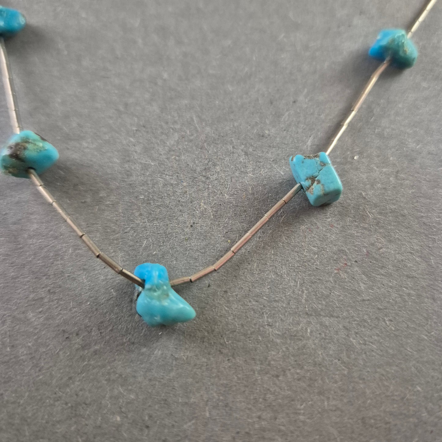 Vintage-Halskette mit echten Türkissteinchen – Boho-Chic mit natürlicher Eleganz