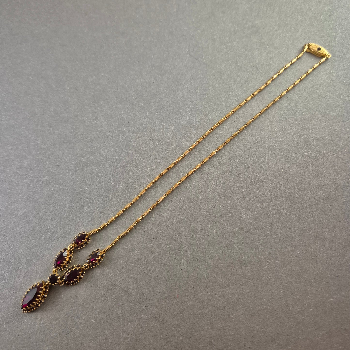 Collier Halskette in Goldoptik mit violetten Schmucksteinen