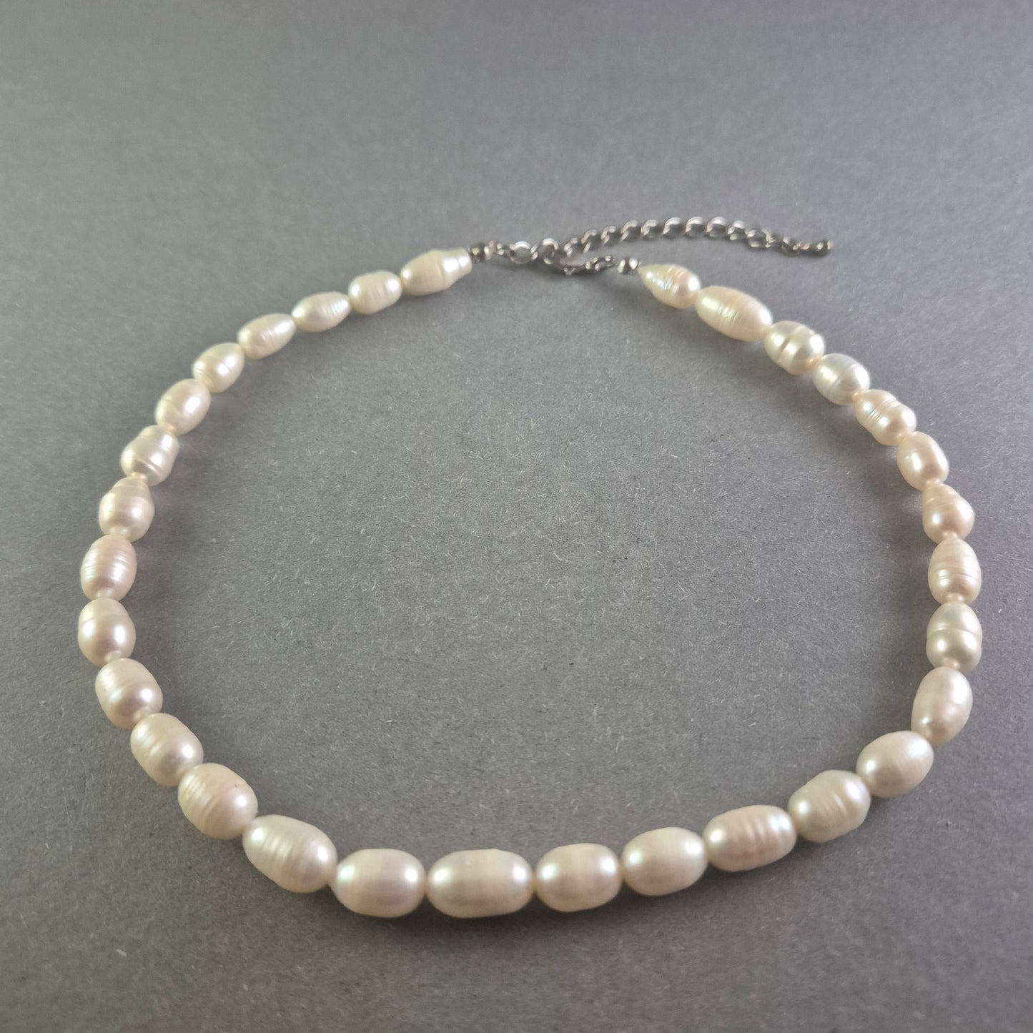 Perlenkette im klassischen Stil Zeitloses Schmuckstück für jeden Anlass