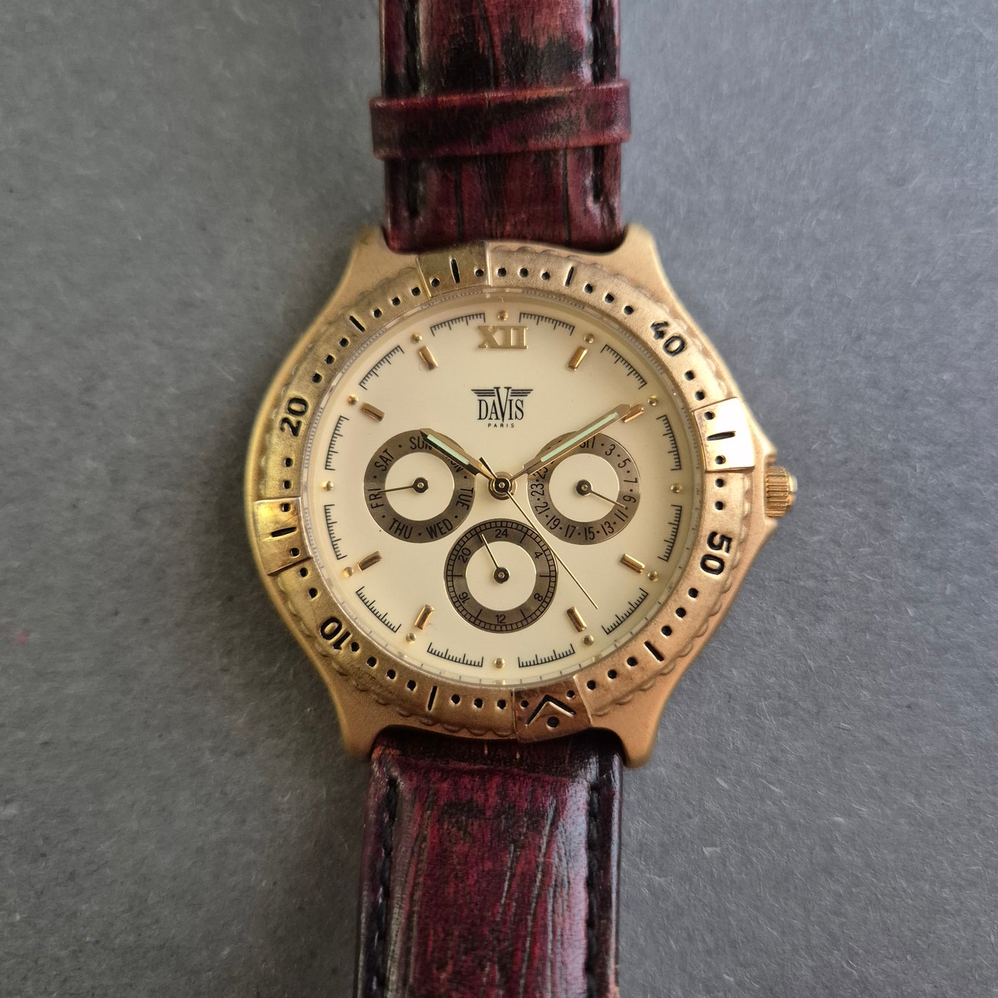 Klassische Davis Uhr Herrenarmbanduhr – Vintage-Chronograph mit Pariser Flair