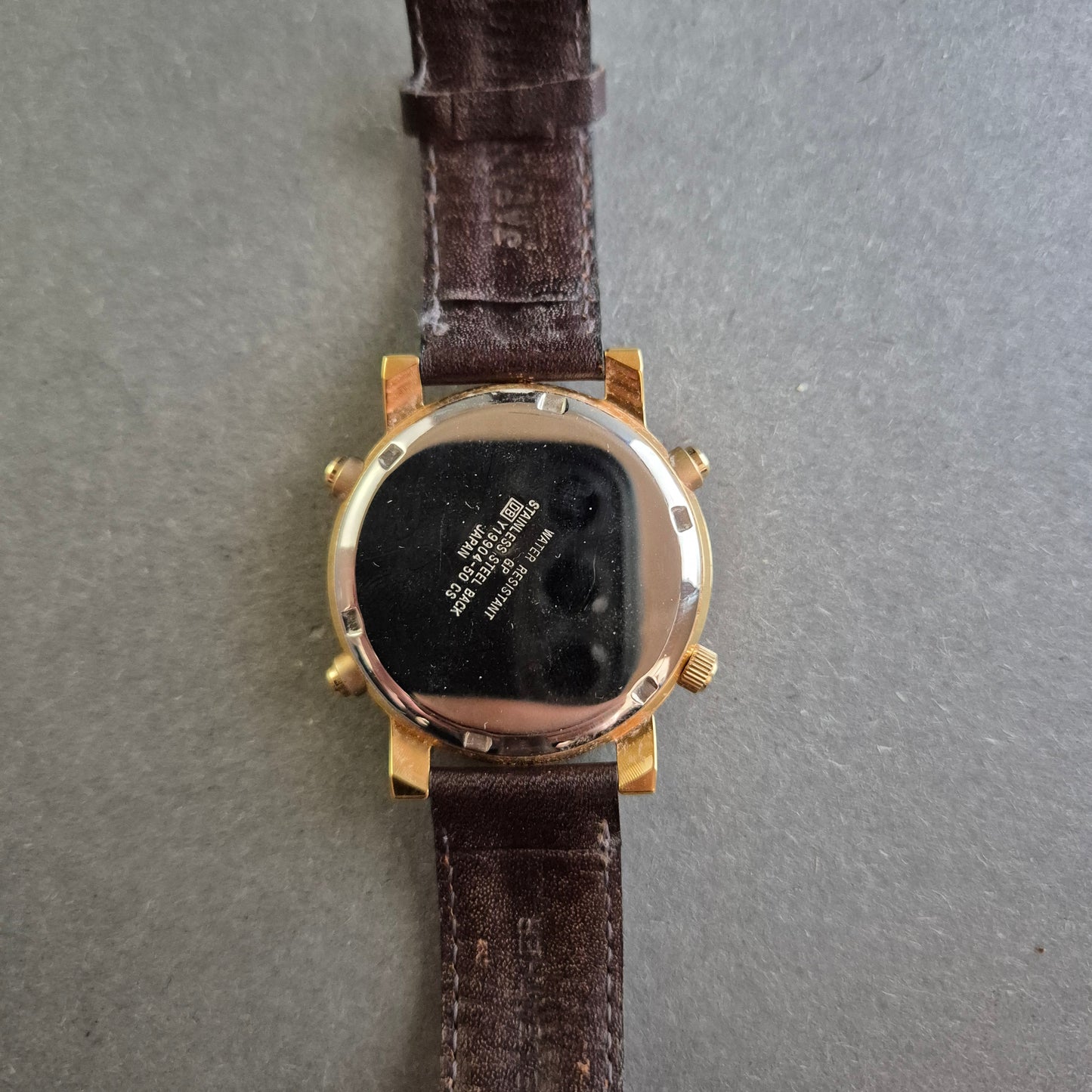 Sportliche Puma Uhr Herrenarmbanduhr – Vergoldeter Chronograph mit Tachymeter