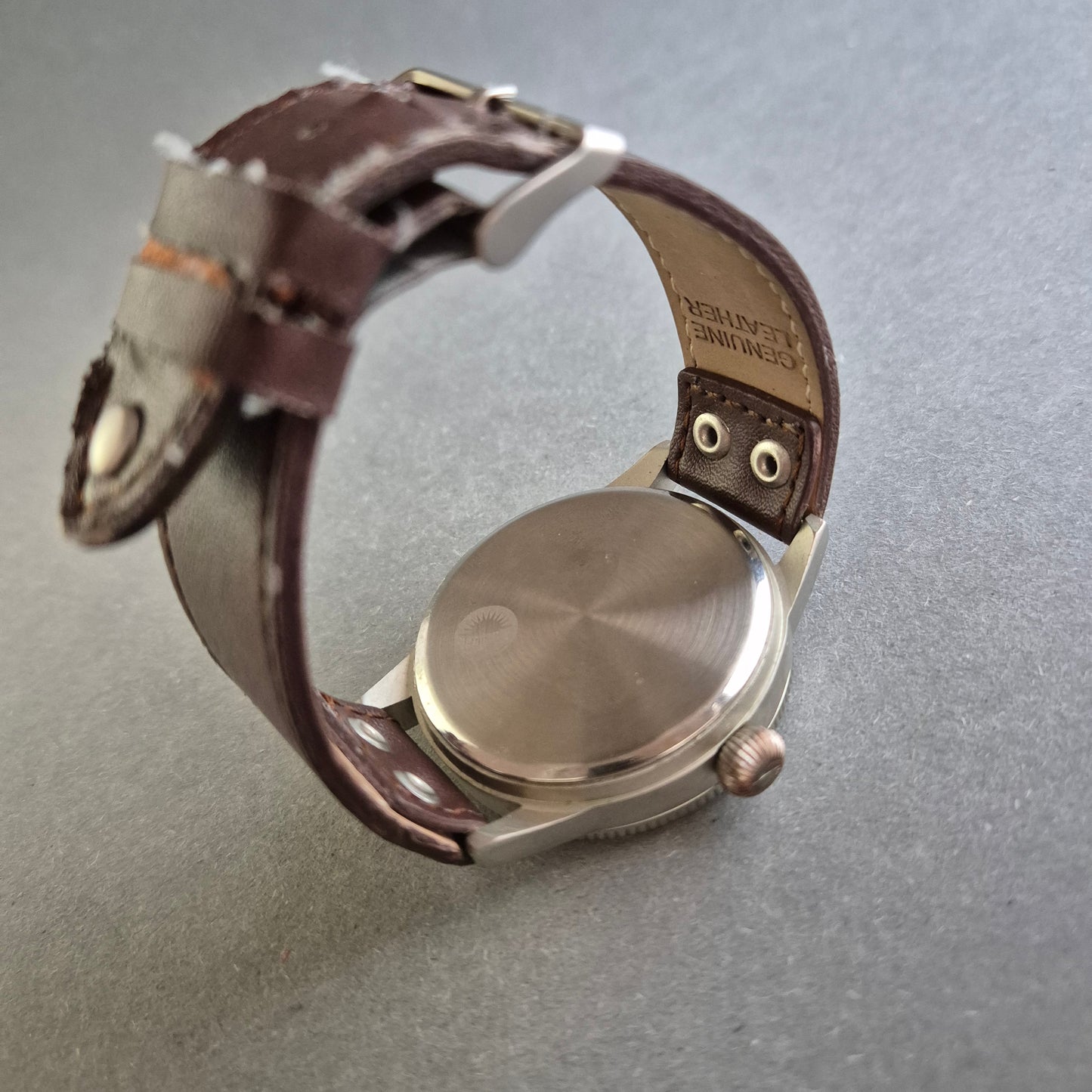 Fliegeruhr Herrenarmbanduhr Klassisches B-Uhr Design mit Nietenarmband